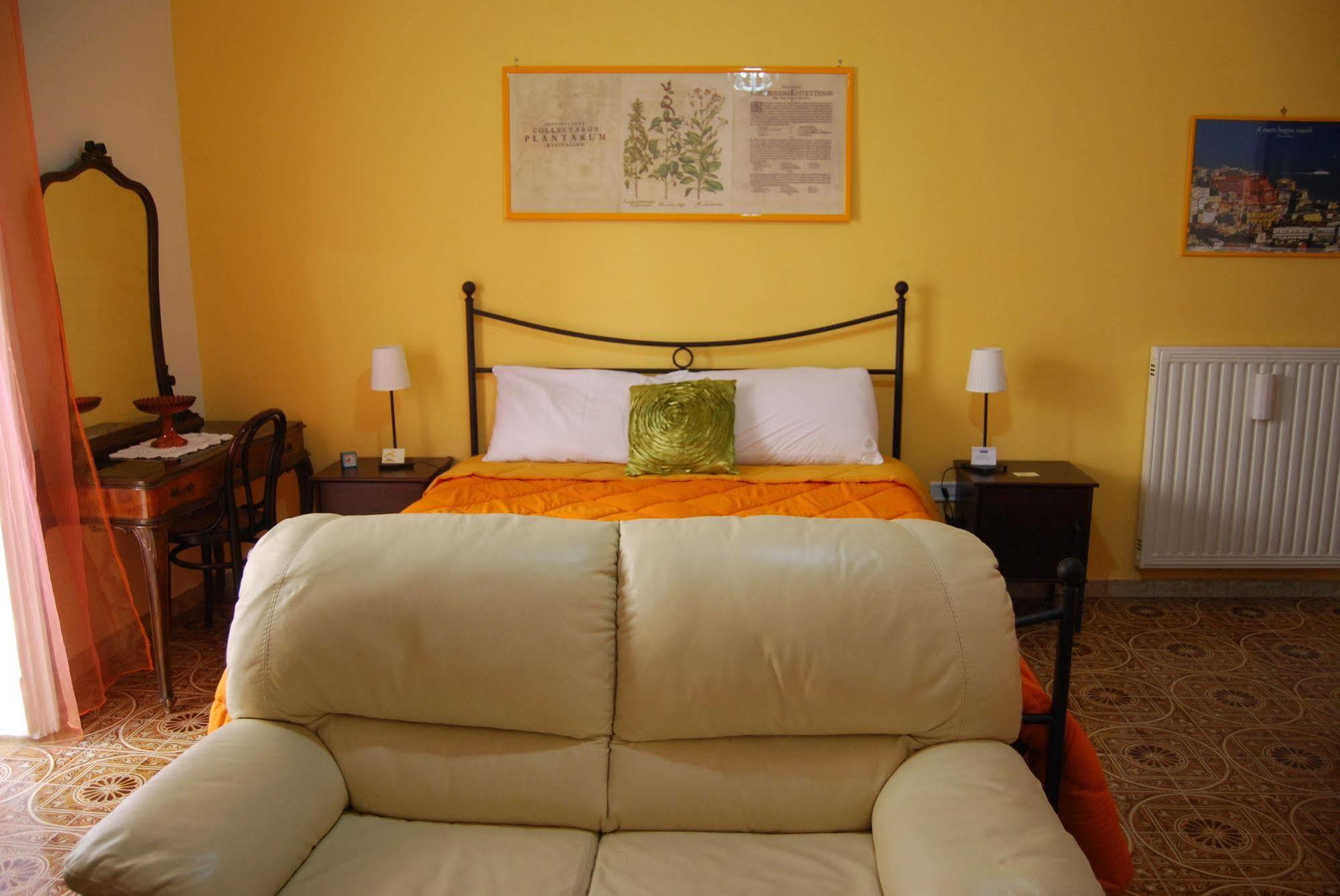 نابولي Bed And Breakfast Casa Mariella المظهر الخارجي الصورة
